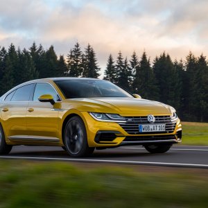 2019-Volkswagen-Arteon-103.jpg