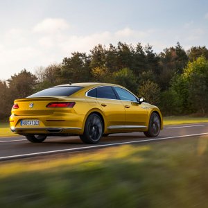 2019-Volkswagen-Arteon-107.jpg